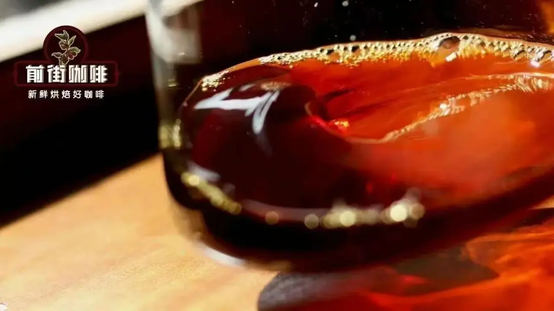 How to place ice cubes in iced pour-over coffee? A complete guide to Japanese rapid cooling parameters and flavor techniques