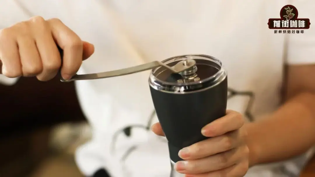 Pour Over Coffee Grinding Guide: Mastering the Ideal Grind Size Based on Bean Density and Brittleness