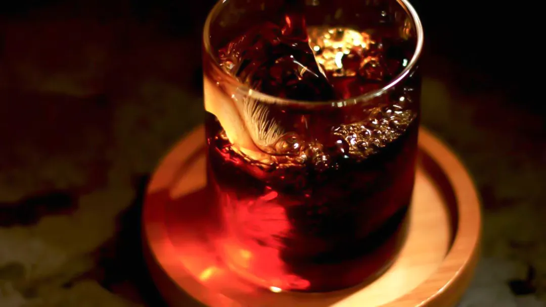 Pour-over coffee hot drinks and iced drinks have vastly different flavors: A comprehensive analysis from parameter adjustments to sensory experience