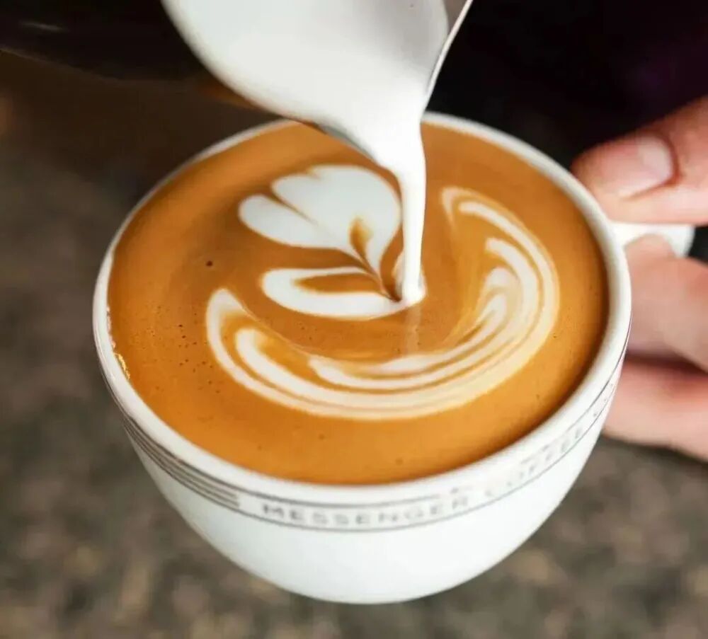 A Complete Guide to Milk Coffee Types: A Comparison of Piccolo, Flat White, and Latte