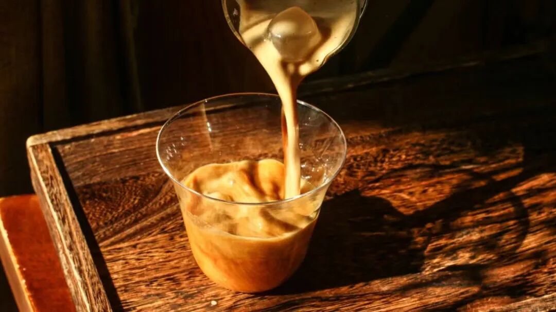 5 Creative Ways to Drink Americano | Can You Latte Art It? What’s the Difference Between Long Black and Americano?