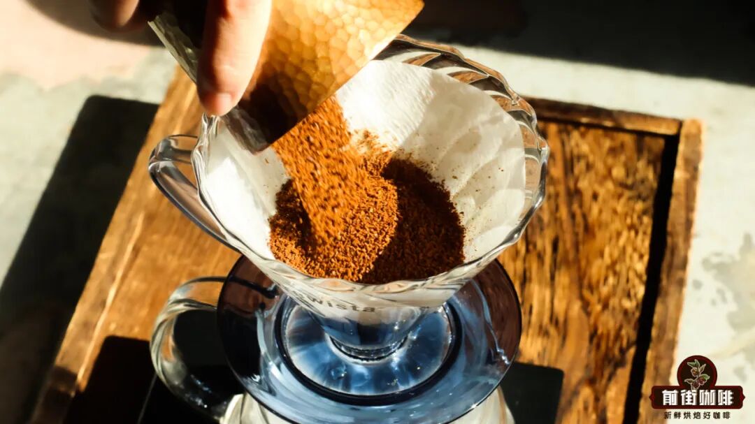 How to adjust the coffee-to-water ratio for iced pour over? Analyzing the reasons for adding more coffee and the optimal extraction ratio