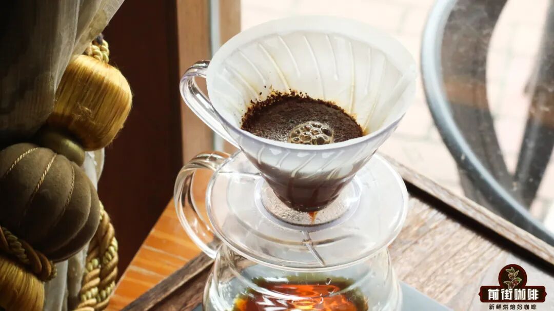 Is your pour over light roast coffee too acidic? Adjust 3 parameters to extract a high-sweetness balanced flavor