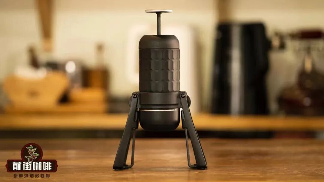 Manual vs Semi-Automatic Espresso Machines: A Guide to Extraction Differences and Manual Pressure Techniques
