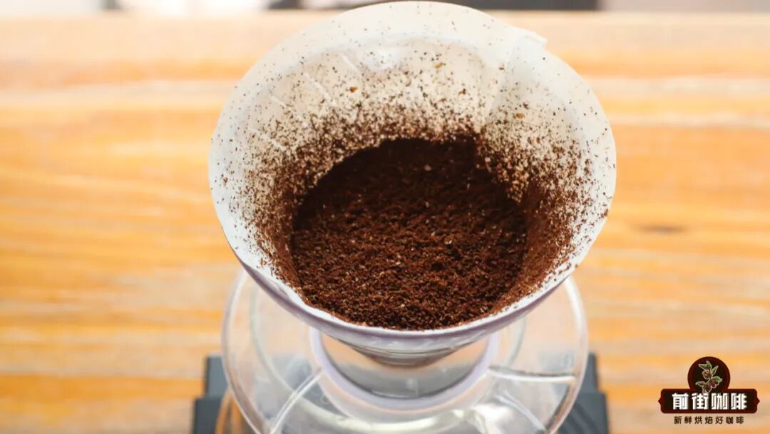 What to do if your pour over coffee bed is uneven? Avoid the Brazil nut effect compromising extraction quality