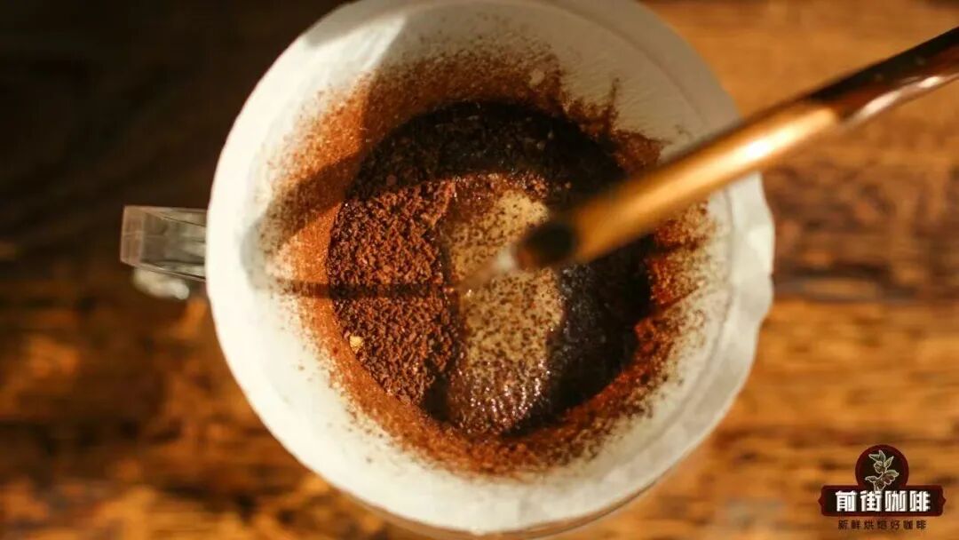 What to do if your pour over coffee bed is uneven? Avoid the Brazil nut effect compromising extraction quality