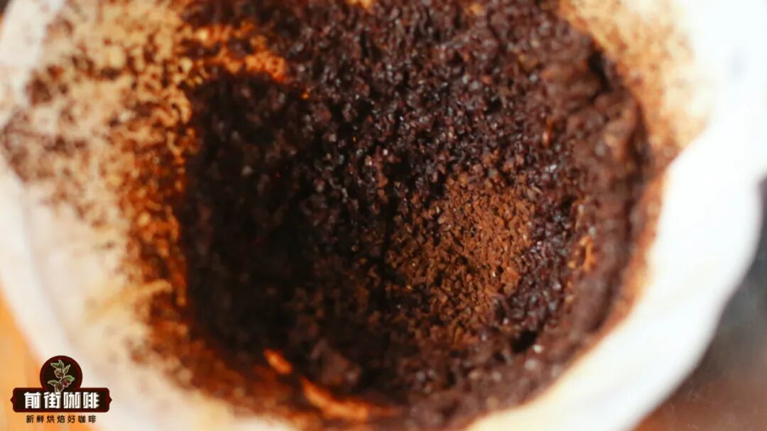 What to do if your pour over coffee bed is uneven? Avoid the Brazil nut effect compromising extraction quality