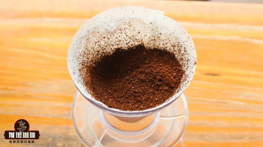 What to do if your pour over coffee bed is uneven? Avoid the Brazil nut effect compromising extraction quality