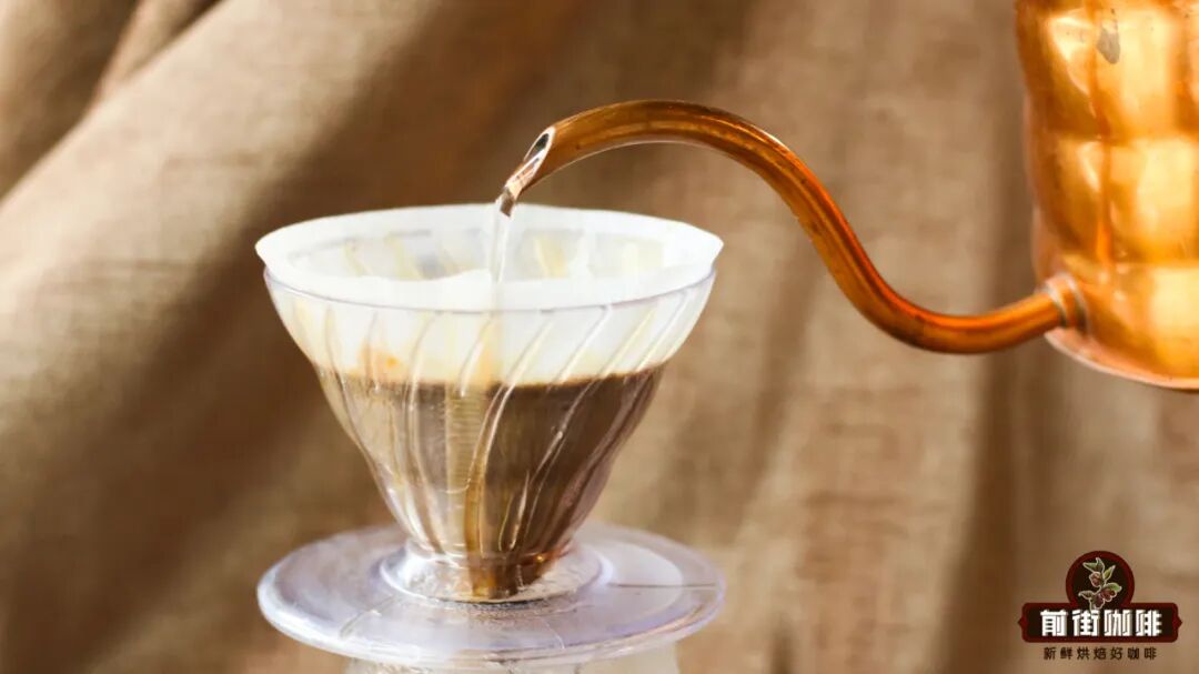 Analysis of Pour-Over Coffee Segmental Pouring Techniques: How to Improve Extraction Uniformity and Flavor Layers