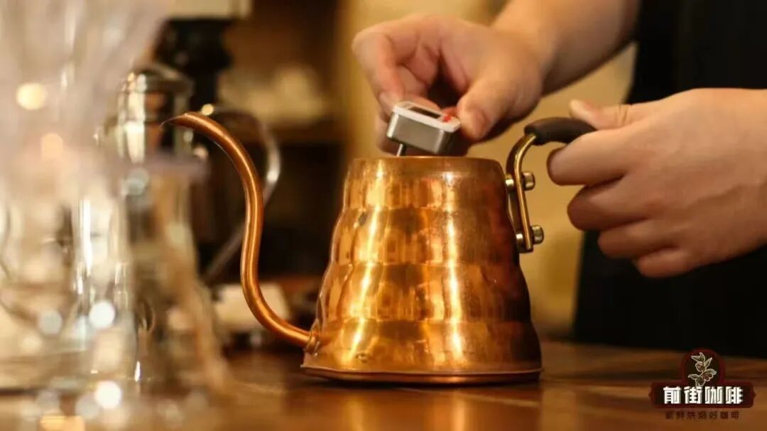 Pour Over Coffee with Minimal Grounds: Tips to Brew Great Flavor with Just 5g of Coffee Beans