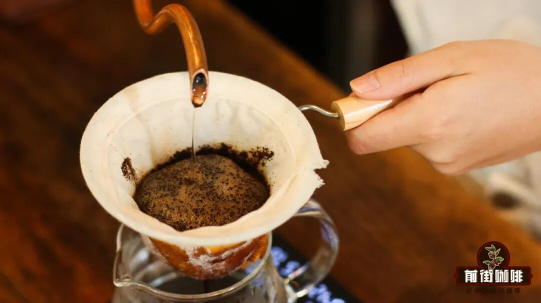 Do Japanese pour over coffee enthusiasts prefer flannel filters? A complete analysis of flavor differences and brewing techniques