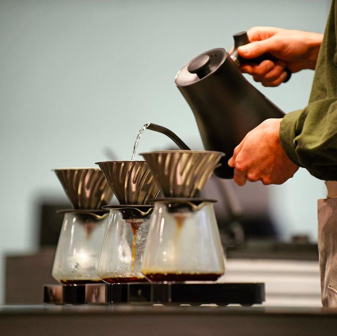 How to Choose the Water Temperature for Pour Over Coffee? Analyzing the Impact of Temperature on Extraction Flavor and Mouthfeel
