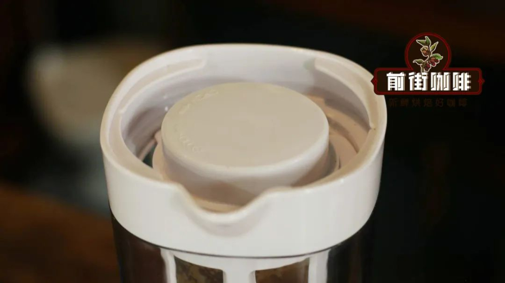 Complete Guide to Making and Storing Cold Brew Coffee: Reasons for Low Acidity and Flavor Shelf Life