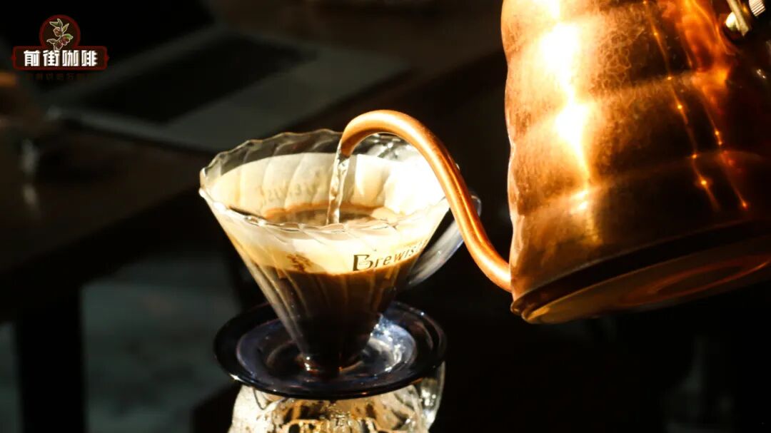 Pour Over Coffee Blooming Techniques: Master Water Pouring Methods and Timing to Enhance Extraction Flavor