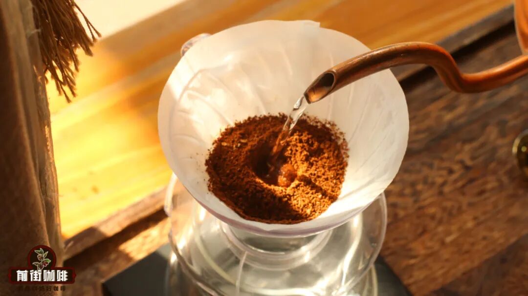 A Complete Guide to Pour Over Coffee Extraction Time: Influencing Factors and Adjustment Techniques