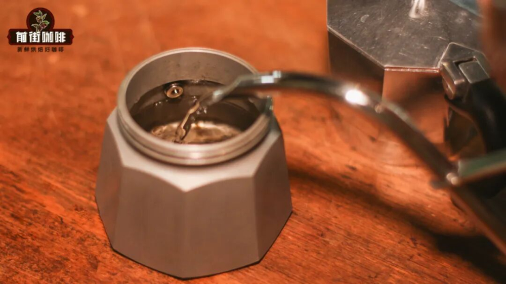 The Ultimate Moka Pot Guide: Grind Size, Compatibility with Induction Cooktops, and Coffee Bean Selection