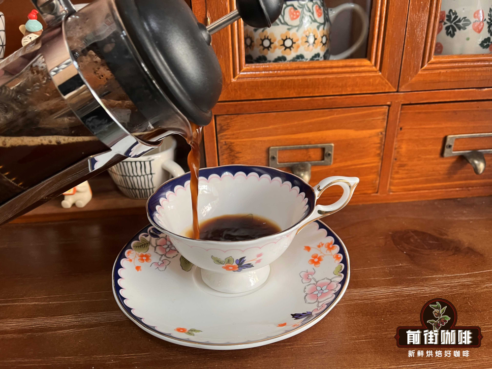 French Press Coffee Brewing Guide: A Complete Breakdown of Grind Size, Coffee-to-Water Ratio, and Extraction Time