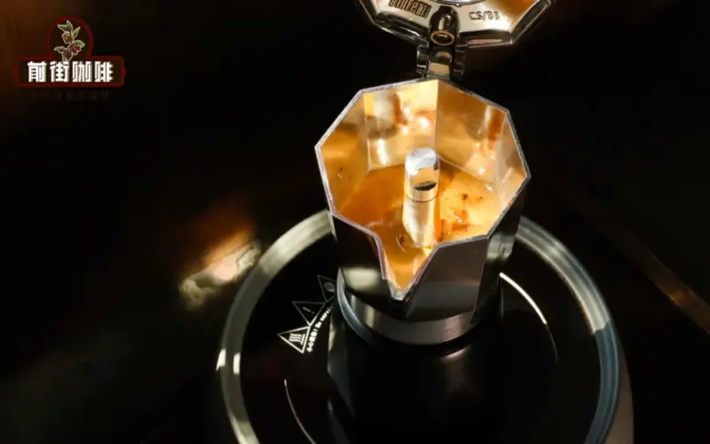 Moka Pot vs Espresso Machine: A Practical Comparison of Extraction Performance, Crema, and Concentration