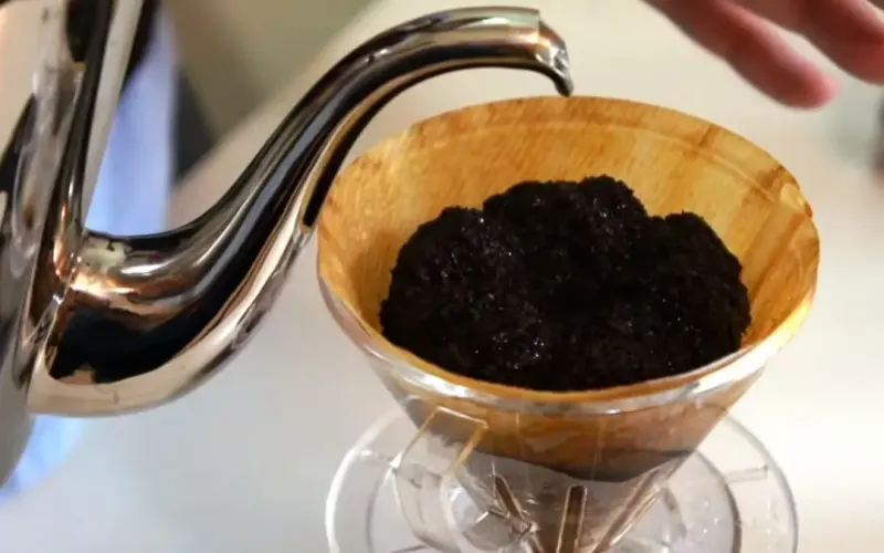 How to Make a Japanese-Style Dark Roast Pour Over? The High-Concentration Low-Extraction Technique and Practical Parameters with Golden Mandheling