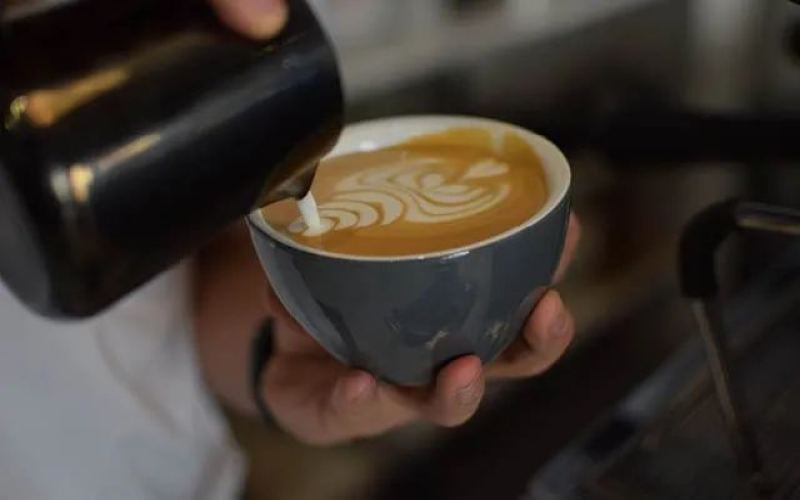 Can you drink flat white when losing weight? Breakdown of espresso ratio and calories | Beginner's guide to coffee