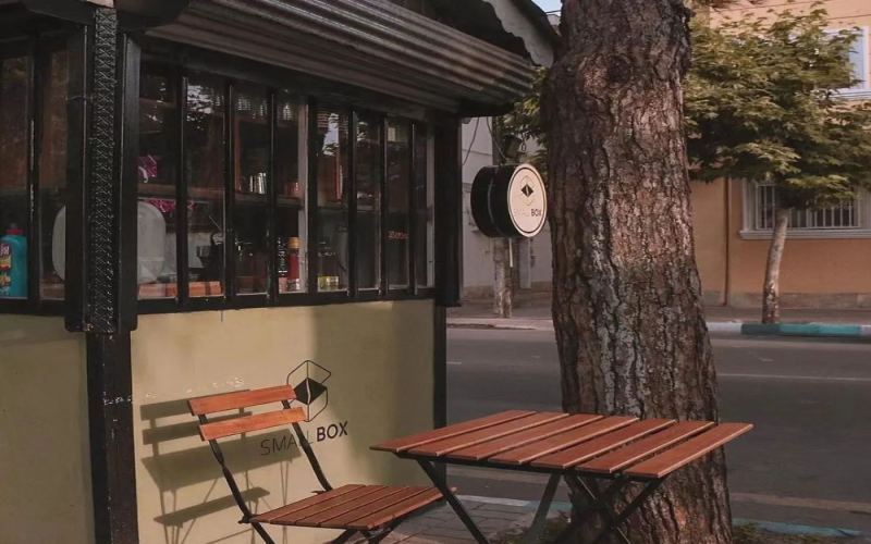 How can neighborhood coffee shops become emotional hubs for the community? Exploring the social value of coffee through daily companionship