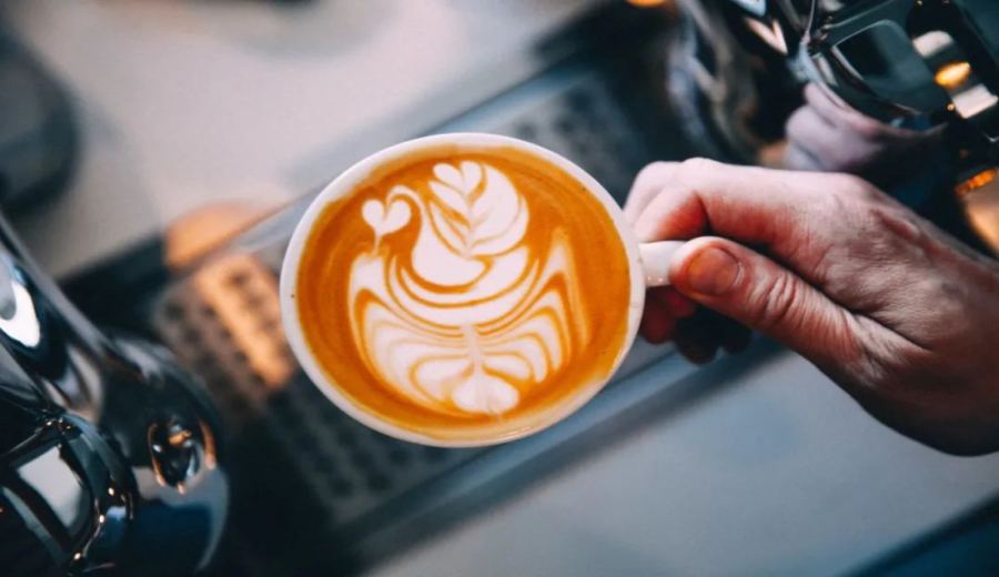 Is it feasible to become a barista at the age of 40? An analysis of part-time experience at Starbucks and the industry’s age barriers