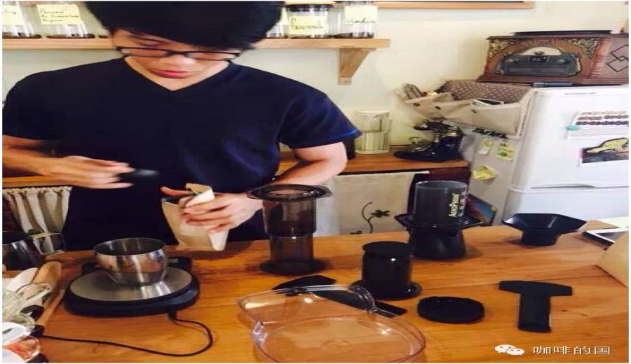 Complete Aeropress Brewing Guide: Get Clean Coffee in 30 Seconds, A Full Breakdown from Operation to Parameter Adjustment