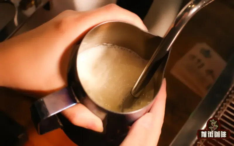 Beginner’s Must-Learn: How to Control Milk Foam Thickness and Operate the Steam Wand for Italian Latte