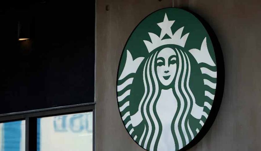 Starbucks Q1 same-store sales rebound but net profit plunges sharply; analysis on why CEO’s annual salary is cut by 450 million