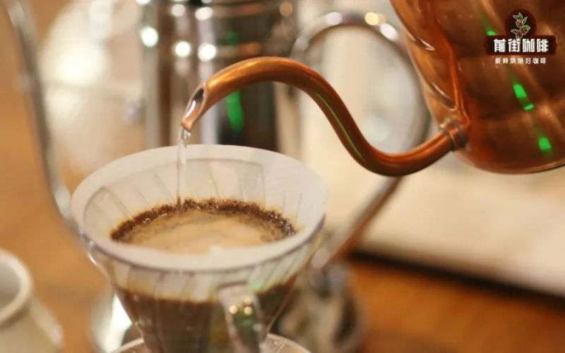 What’s the difference between the single-pour and three-pour methods in pour over coffee? See how brewing techniques change the flavor