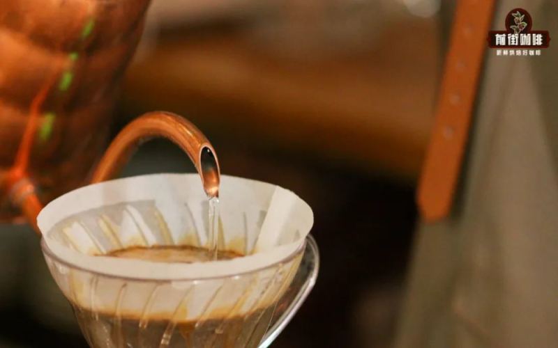 How does the water level in pour over coffee affect flavor? Practical techniques and optimal water level analysis