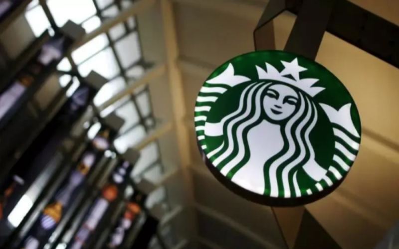 Starbucks' Schultz to accompany new CEO on China visit — can it revive the Chinese market?