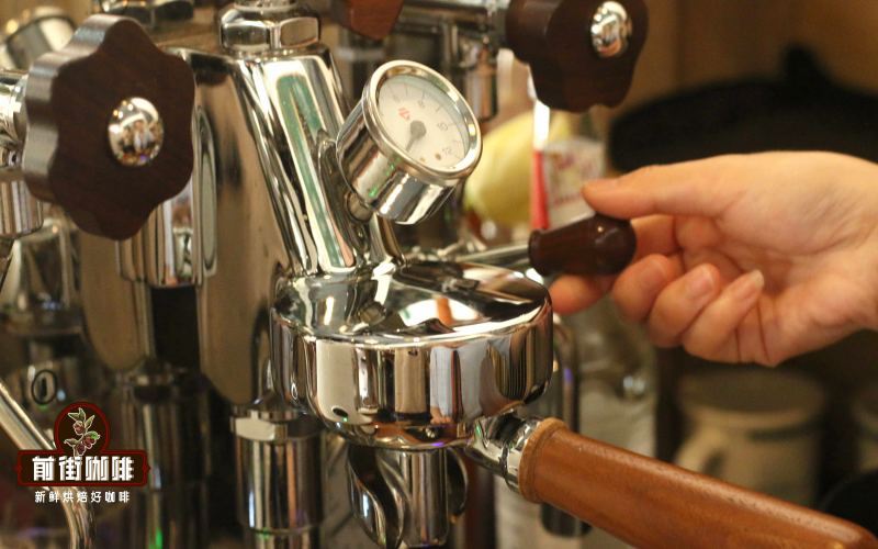 Complete Guide to Cleaning the Brewing Head of an Espresso Machine: Backflushing Steps and Daily Maintenance Tips