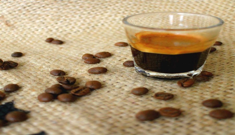 Analysis of Caffeine's Effects | Benefits of Black Coffee, Daily Intake, and Comparison of Alertness Between Hot and Cold Americanos