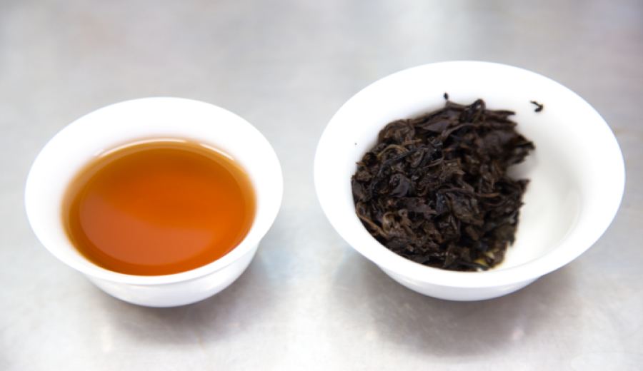 Analysis of Yunnan Aged Black Tea with Ten Years of Maturation: Cultivating Rich Honey Aroma Through Dual-Stage Aerobic and Anaerobic Aging
