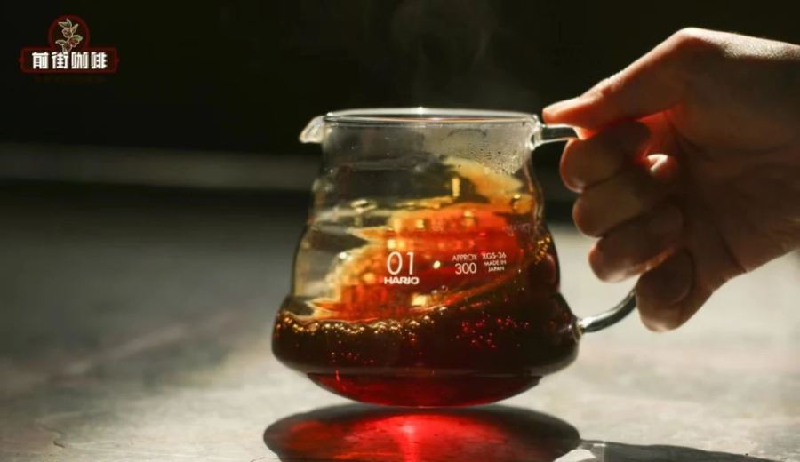 How to Choose Between a Moka Pot and a Siphon? A Comprehensive Guide to Brewing Principles and Flavor Profiles of Coffee Equipment