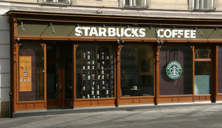 Analysis of Starbucks' Restructuring Strategy: How Howard Schultz’s Two Returns Turned Around the Crisis?