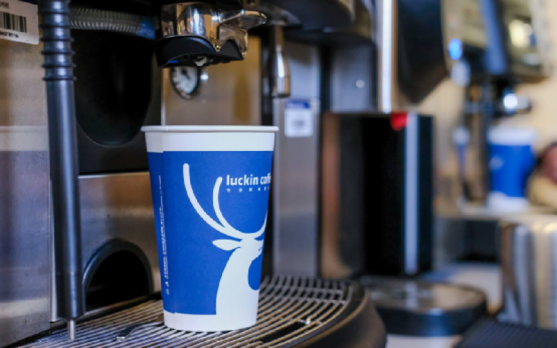 How did Luckin Coffee turn losses into profits? An analysis of the recovery strategy and popular products behind 6,580 stores