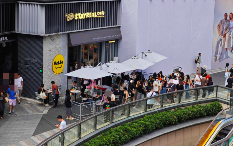Mayday Ashin’s Fashion Brand Café in Guangzhou Counts Down to Closure as Fans Rush for Final Cup