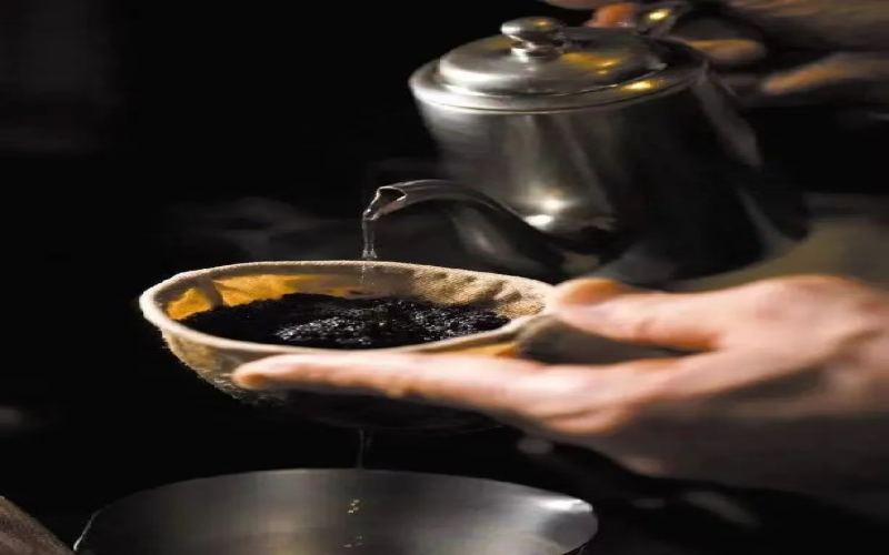 Understanding the Essence of Coffee Through Go Terminology: The Fundamental Principles and Flavor Keys of Pour Over and Roasting