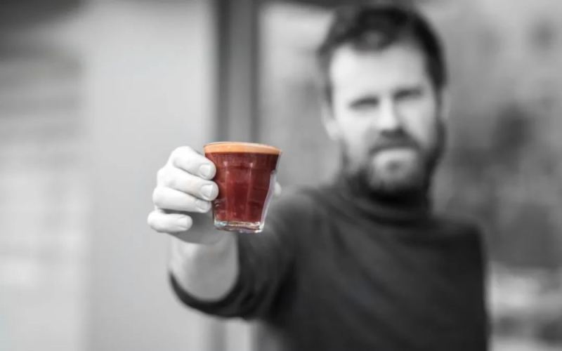 A Complete Guide to Ukrainian Flat Red Coffee: Brewing Method, Flavor Profile, and How It Differs from Flat White