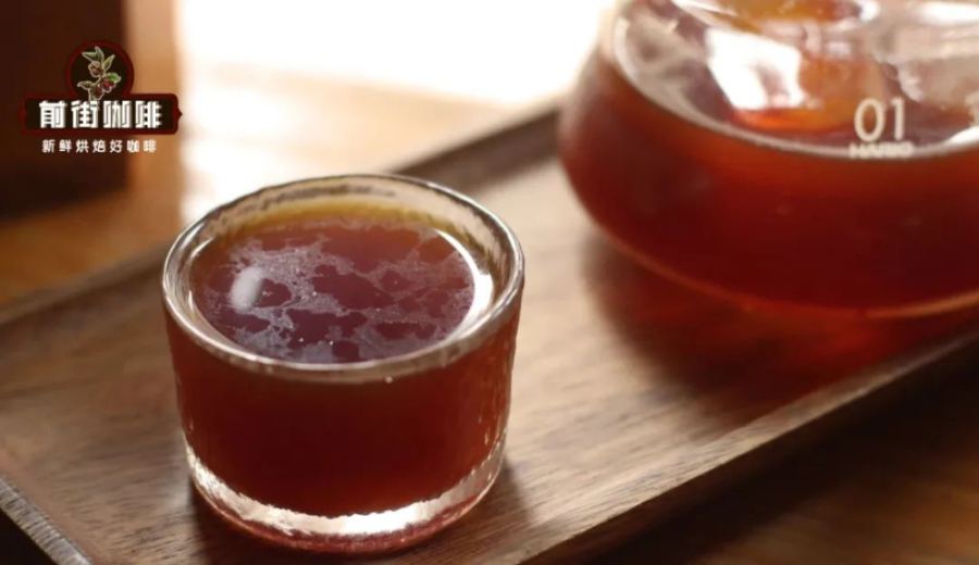 Why does pour over coffee develop an oily sheen after cooling? Exploring how condensation reveals coffee oils