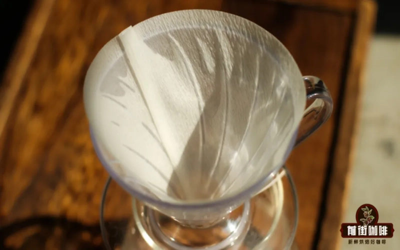 Does tapping the pour over filter after adding coffee grounds cause clogging? Uncovering the truth behind fine particle sedimentation and over-extracted flavors