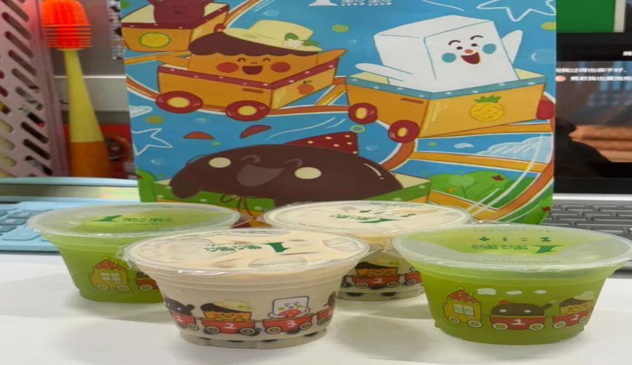 The 1点点 mini cup is making a limited-time comeback — but bundling two cups together has sparked debate, and what’s the solution to the shortage of short straws?