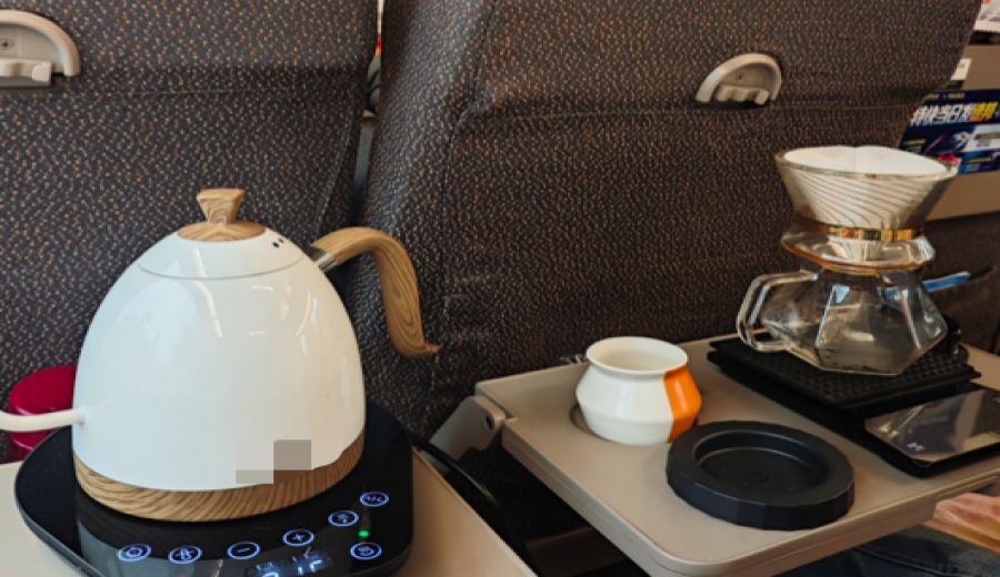 Is it safe to make pour over coffee on high-speed trains? Analysis of hidden risks with electric kettles and alternative solutions