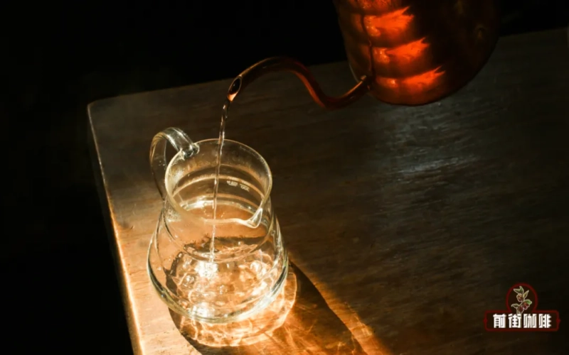 Knowledge about water for pour over coffee: What is the impact of reboiled water on extraction and flavor?