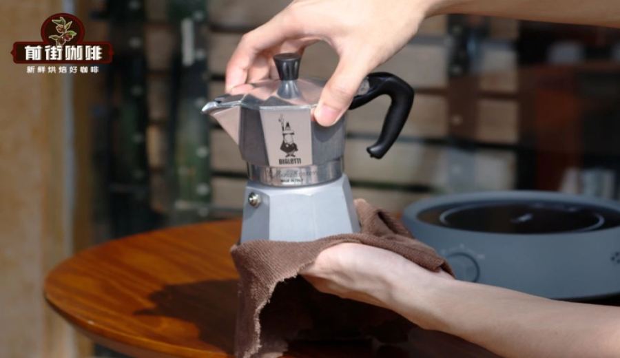 How to choose coffee beans for a Moka pot? Master grind size, water temperature, and brew ratio in one go