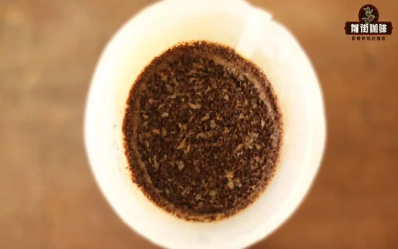 The Truth About Flat Pour Over Coffee Beds: 3 Tips to Create a Beautiful Deep Pit and Improve Extraction