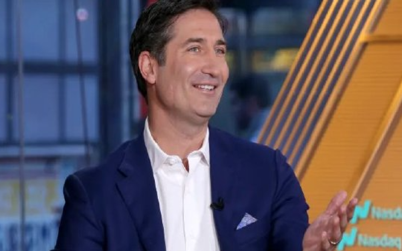 Starbucks China Faces Intensifying Challenges: Can the New CEO Reverse the Low-Price Dilemma and Market Split Debate