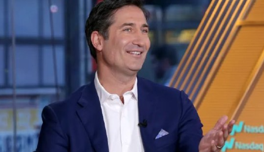 Starbucks China Faces Intensifying Challenges: Can the New CEO Reverse the Low-Price Dilemma and Market Split Debate